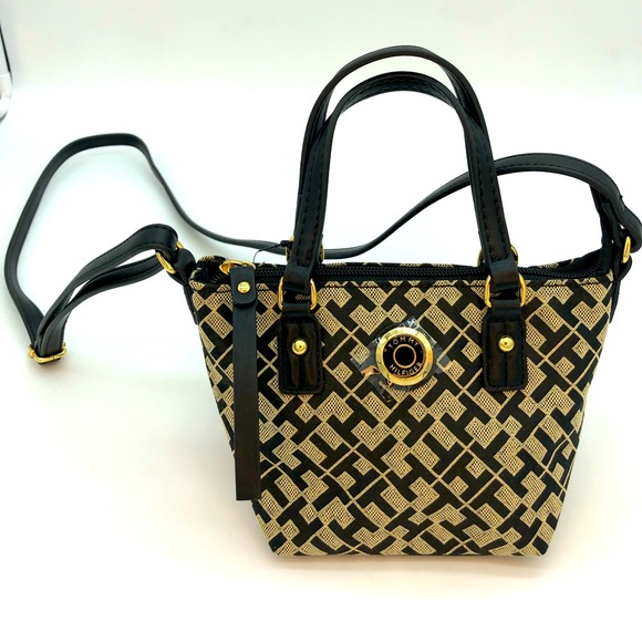 Tommy Hilfiger Handbags - Tommy Hilfiger Purse
